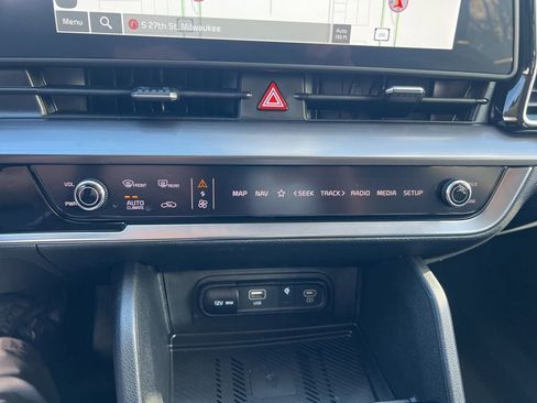 Certified 2025 Kia Sportage EX image 54