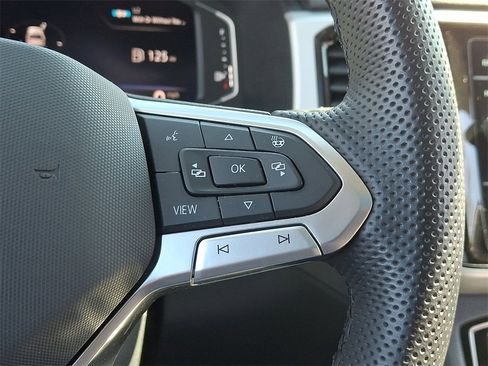 Used 2022 Volkswagen Atlas SEL Premium image 24