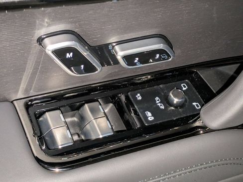 New 2026 Land Rover Range Rover Sport Dynamic SE AWD/4WD image 12