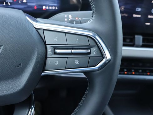New 2027 Chevrolet Equinox LT w/ Convenience Package II FWD image 9