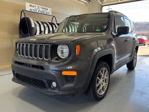 Used 2022 Jeep Renegade Latitude image 2