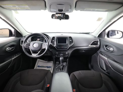 Used 2019 Jeep Cherokee Latitude w/ Cold Weather Group AWD/4WD image 27