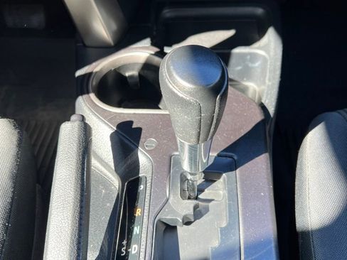 Used 2017 Toyota RAV4 LE image 21