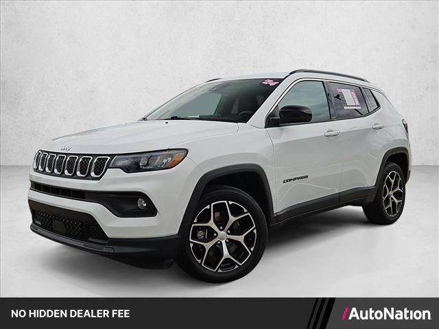 Used 2024 Jeep Compass Latitude AWD/4WD image 1
