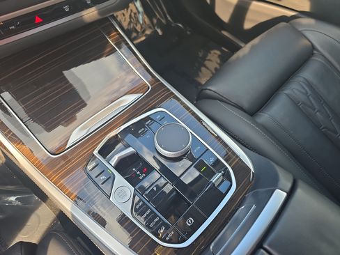 Used 2026 BMW X7 xDrive40i AWD/4WD image 26
