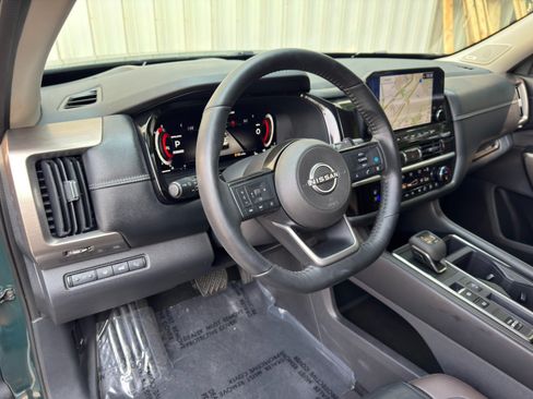 Used 2022 Nissan Pathfinder Platinum w/ Cargo Package FWD image 12