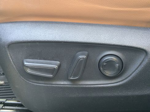 Used 2023 Toyota Highlander Platinum image 26