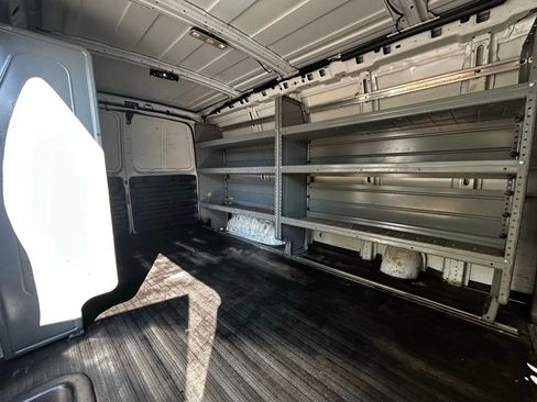 Used 2015 Chevrolet Express 2500 image 20