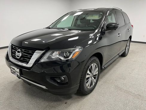 Used 2019 Nissan Pathfinder SL AWD/4WD image 4
