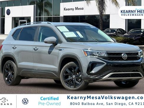 Used 2023 Volkswagen Taos SE w/ Black Wheel Package FWD image 1