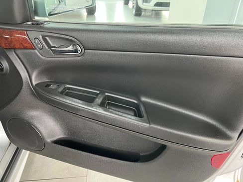 Used 2011 Chevrolet Impala LT FWD image 26