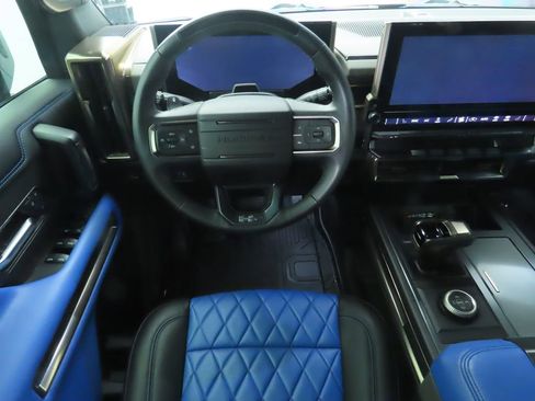 Used 2024 GMC Hummer EV 3X w/ LPO, Illumination Package image 10