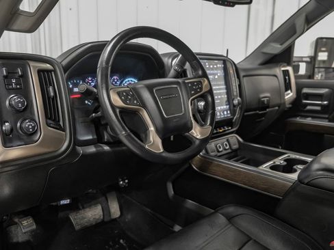 Used 2018 GMC Sierra 3500 Denali w/ Duramax Plus Package image 14