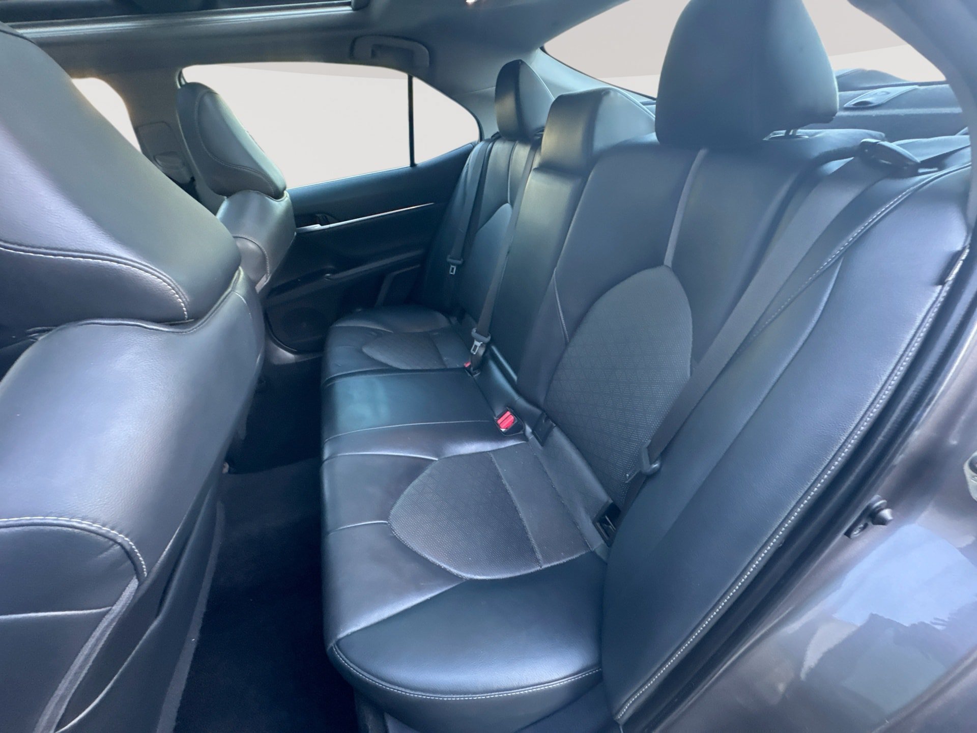Used 2020 Toyota Camry XSE FWD image 26