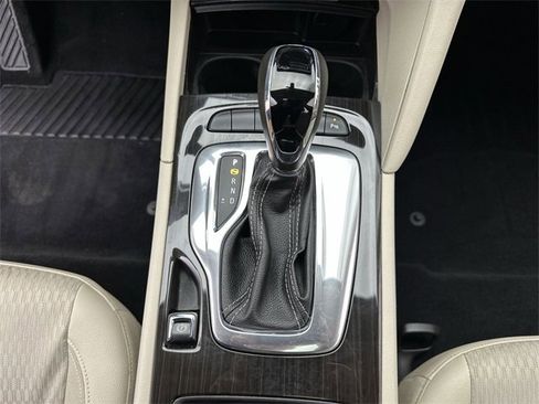 Used 2018 Buick Regal Preferred w/ Driver Confidence Package #1 image 19