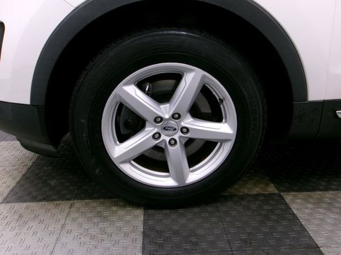 Used 2016 Ford Explorer XLT w/ Equipment Group 201A image 17