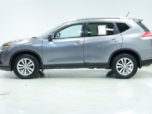 Used 2016 Nissan Rogue SV image 4