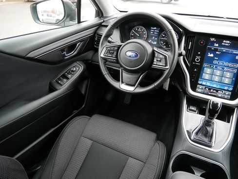 Used 2024 Subaru Outback Premium image 9