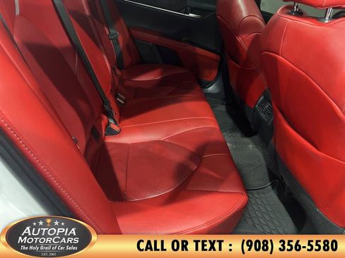 Used 2020 Toyota Camry XSE FWD image 13