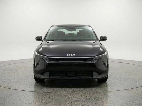 Used 2025 Kia K4 FWD image 2