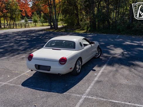 Used 2002 Ford Thunderbird image 30