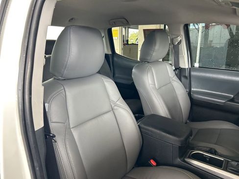Used 2022 Toyota Tacoma SR5 image 21
