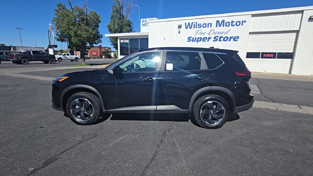 Used 2025 Nissan Rogue SV AWD/4WD image 8