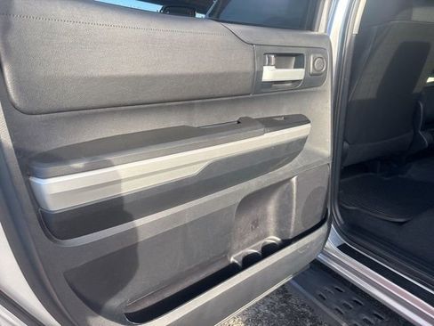 Used 2015 Toyota Tundra SR5 image 17