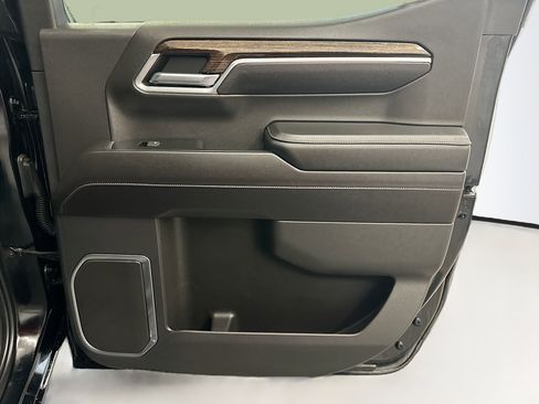 Used 2023 GMC Sierra 1500 Elevation image 28