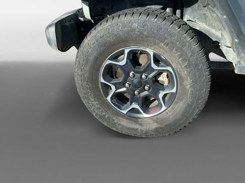 Used 2023 Jeep Wrangler Unlimited Rubicon image 14