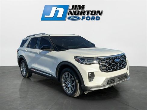 Used 2025 Ford Explorer Platinum image 1