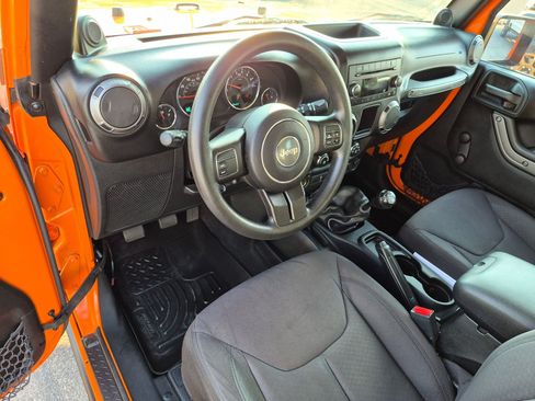 Used 2013 Jeep Wrangler Sport AWD/4WD image 16