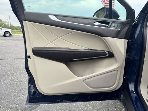 Used 2019 Lincoln MKC Reserve AWD/4WD image 12
