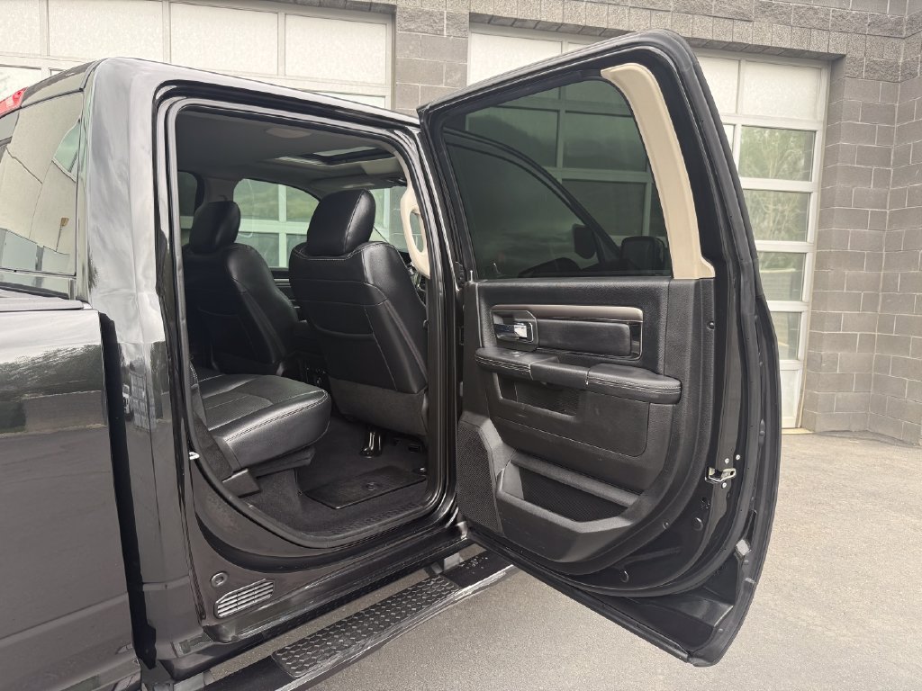 Used 2018 RAM 2500 Laramie w/ Sport Appearance Group AWD/4WD image 37