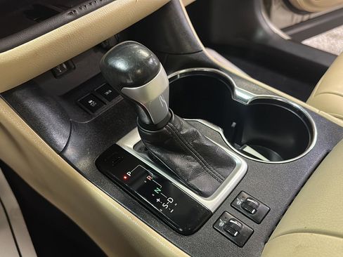 Used 2015 Toyota Highlander XLE image 24