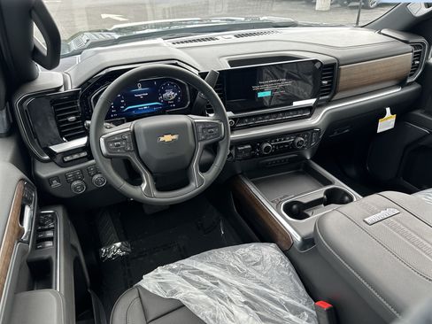 New 2026 Chevrolet Silverado 2500 High Country w/ High Country Premium Package AWD/4WD image 7