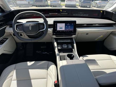 New 2026 Lincoln Nautilus Premier AWD/4WD image 11