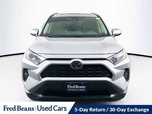 Used 2019 Toyota RAV4 XLE Premium image 2