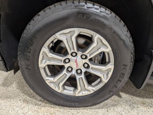 Used 2022 GMC Yukon XL SLE w/ Gmc Pro Safety Plus Package image 11