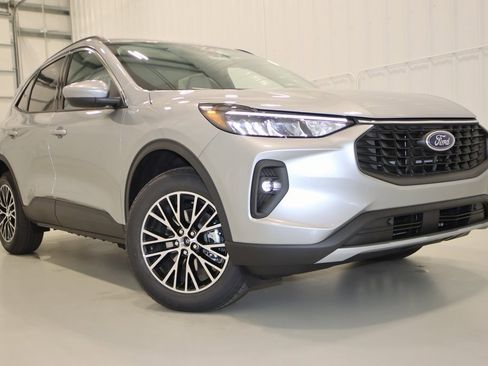 Certified 2024 Ford Escape SE image 63