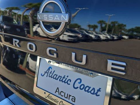 Used 2024 Nissan Rogue SL w/ SL Premium Package FWD image 12