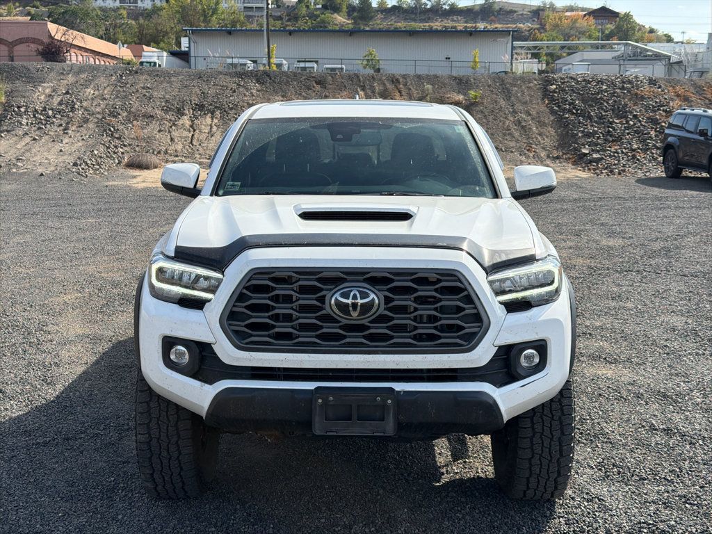 Certified 2022 Toyota Tacoma TRD Off-Road w/ TRD Premium Off Road Package AWD/4WD image 6