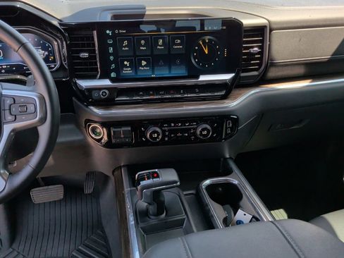 Used 2024 Chevrolet Silverado 1500 LT Trail Boss w/ Convenience Package II AWD/4WD image 23