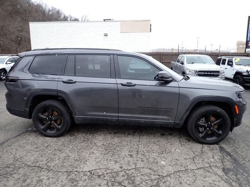 Used 2023 Jeep Grand Cherokee L Laredo image 8