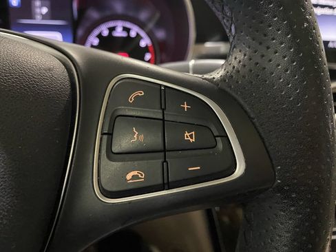 Used 2018 Mercedes-Benz GLC 300 4MATIC image 12