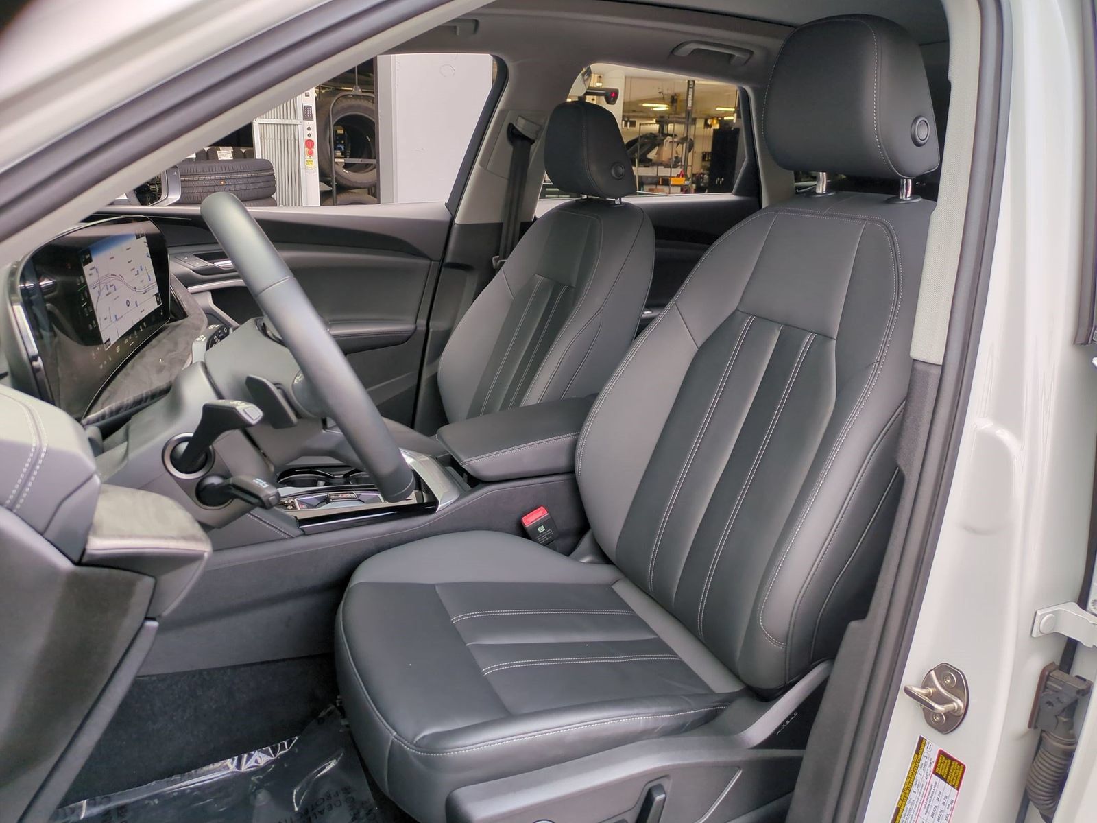 Used 2025 Audi Q5 Premium w/ Convenience Package AWD/4WD image 29