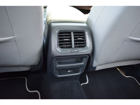 Used 2023 Volkswagen Taos SE w/ Panoramic Sunroof Package image 27