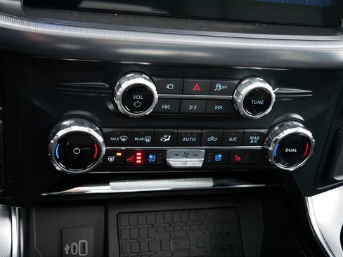 Used 2025 Ford F150 Platinum w/ Equipment Group 702A High image 22