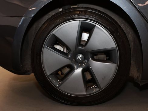 Used 2023 Tesla Model 3 Standard Range image 26