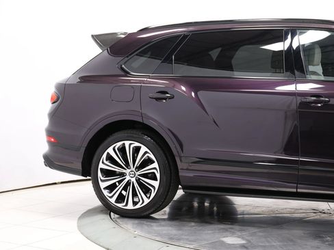 Used 2023 Bentley Bentayga Extended Wheelbase AWD/4WD image 93